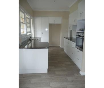 Beautiful Three Bedroom Home in Chatham - Photo 4