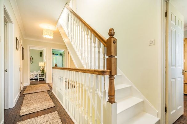 6 bedroom detached house to rent - Photo 1