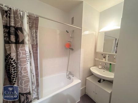 Location Appartement 4 pièces 75m² CASTELSARRASIN 82100 - Photo 4