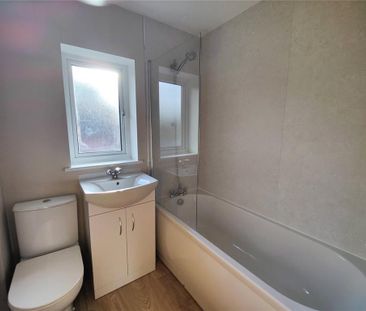 3 bedroom end of terrace house to rent - Photo 1