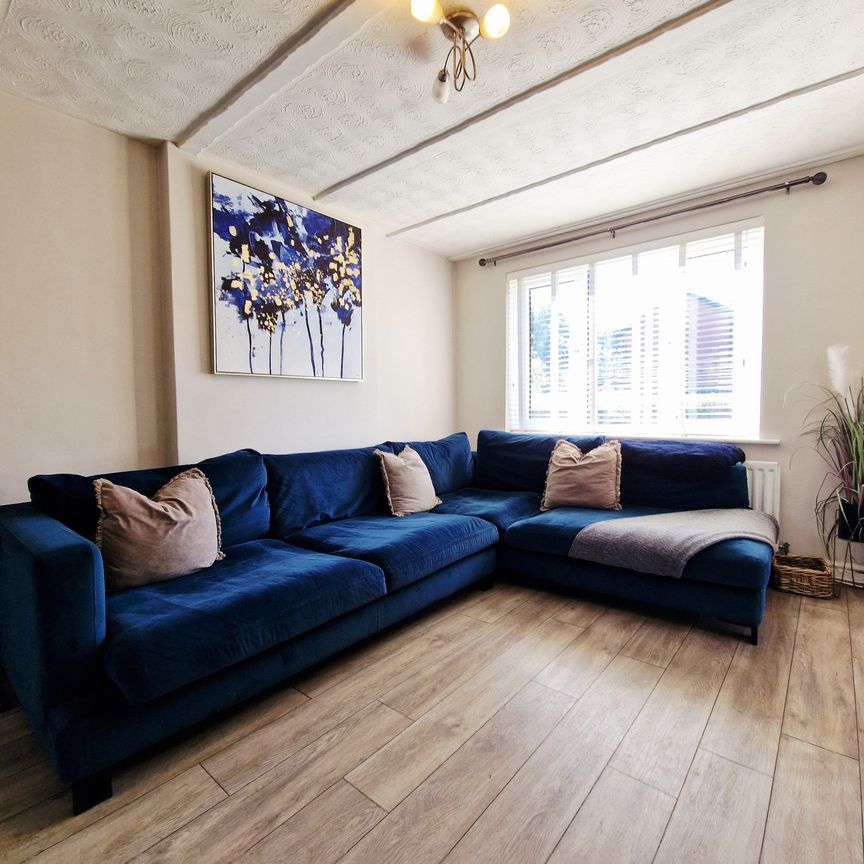 Larchwood, Preston - Photo 1