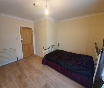 Room in a Shared House, Imperial Avenue, SO15 - Photo 3