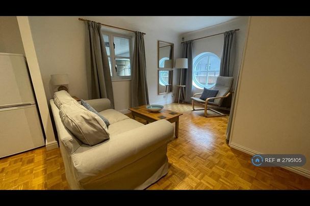 Studio to rent - Photo 1