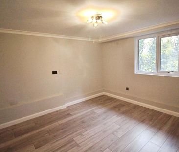 3 bedroom flat to rent - Photo 6