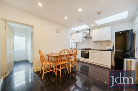 3 bedroom terraced house to rent - Photo 5