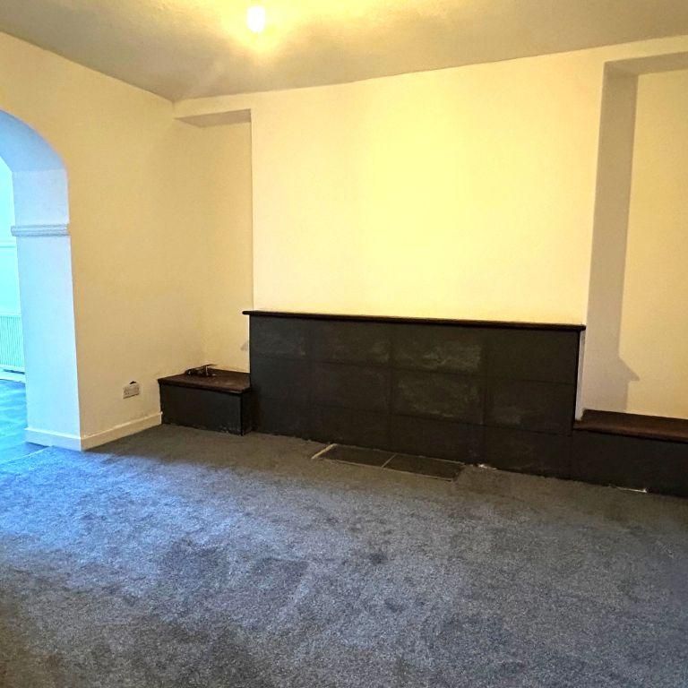 3 bedroom end of terrace house to rent - Photo 1