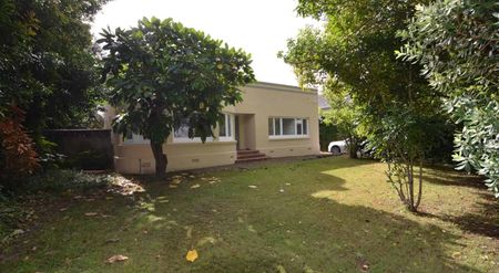 Art Deco Bungalow – 2 Double Bedrooms + Flex Room - Photo 4