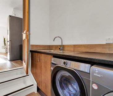 3 bedroom semi-detached house to rent - Photo 2