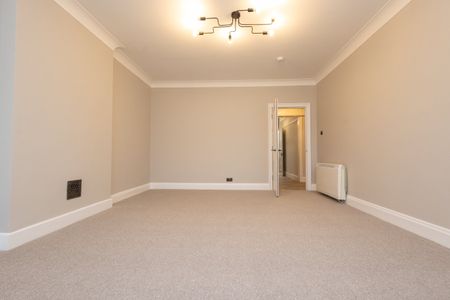4 bed flat to rent in Richmond Hill, Bournemouth, BH2 - Photo 3