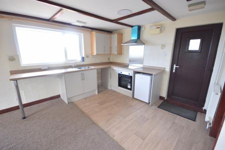 2 bedroom bungalow to rent - Photo 2