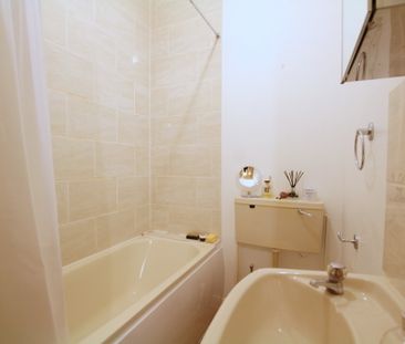 0 Bedroom Studio, Latimer Road, Wimbledon - Photo 1