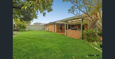 Timeless design. Corner position. Poolside living done right. - Photo 4