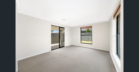 Modern Single-Level Family Home in a Convenient Location - Photo 2