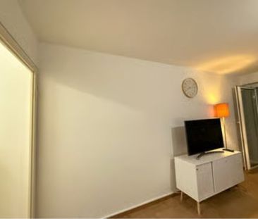 1.5 Zimmer, 1. Stock - Photo 1