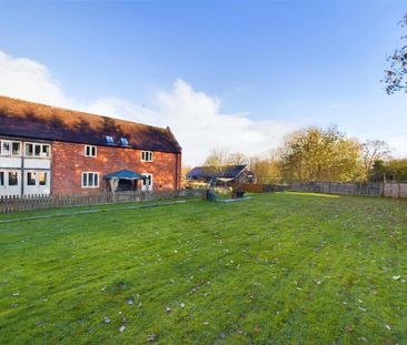 4 bedroom barn conversion to rent - Photo 1