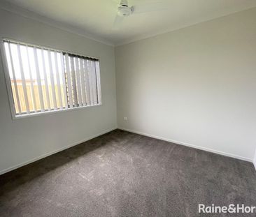 Spacious Modern Home in Sought-After Urraween - Photo 4