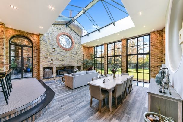 11 bedroom detached house to rent - Photo 1