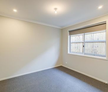 Large Modern Family Home in Everleigh Estate - Photo 5