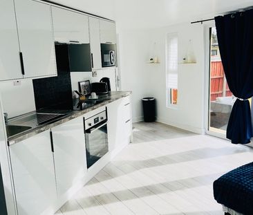 Studio Flat, London, E13 - Photo 6