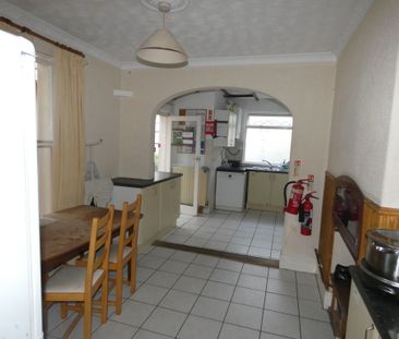 1 bed Studio Apartment - To Let - Photo 4