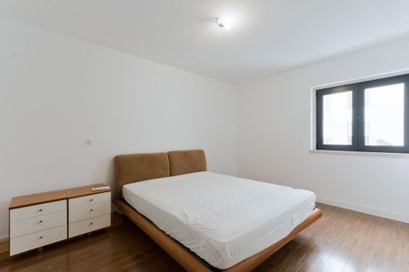 2 room luxury Apartment for rent in Cascais, Portugal - Photo 2