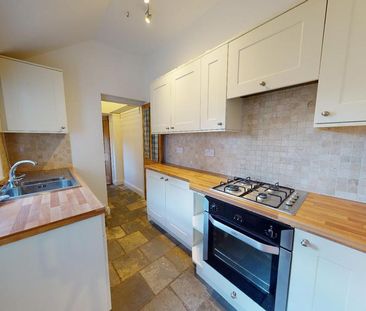2 bedroom semi-detached house to rent - Photo 6
