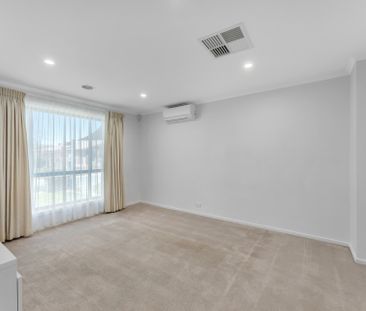 Large family home - Move in ready - Photo 6