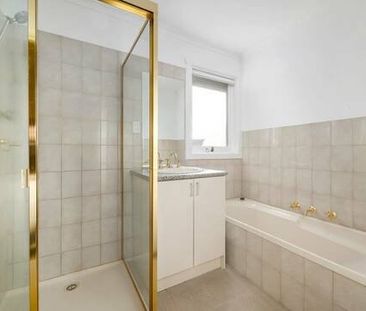 STUDIO UNIT - FURNISHED - RENT INCLUDES UTILITIES - Photo 6