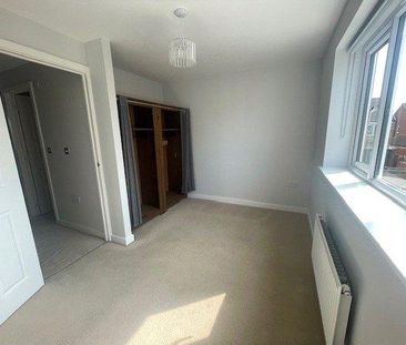 3 bedroom terraced house to rent - Photo 4