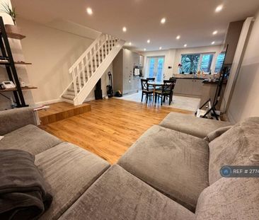 2 bedroom end of terrace house to rent - Photo 3
