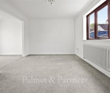 3 bedroom link detached house to rent - Photo 3