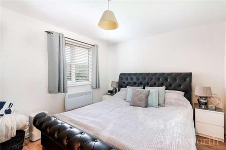 Tarplett House, John William Close, SE14 - Photo 3