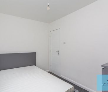 5 bedroom house of multiple occupation to rent - Photo 6