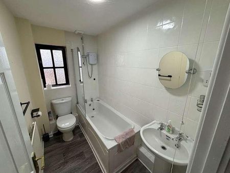 Clos Eileen Chilcott, Llansamlet, Swansea, SA7 - Photo 3