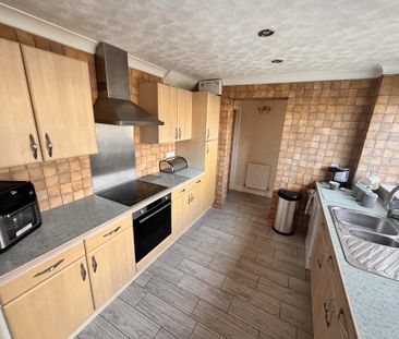 4 bedroom detached house to rent - Photo 6