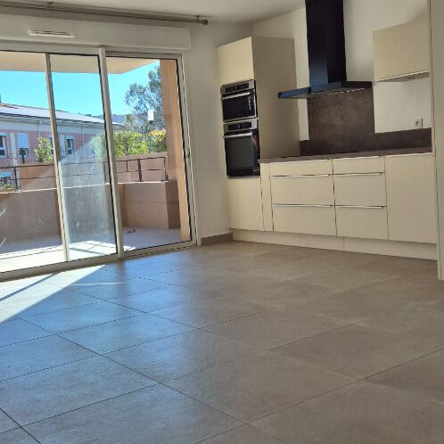 Location Appartement 3 pièces 70m² - Photo 1