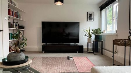 2 bedroom flat to rent - Photo 2