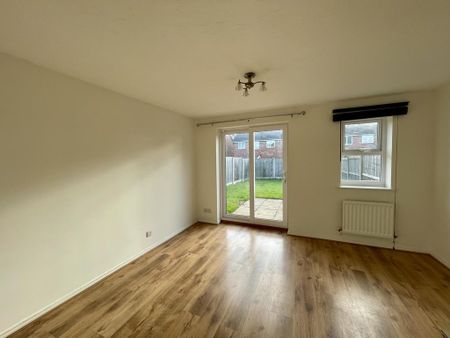 2 bedroom semi-detached house to rent - Photo 3