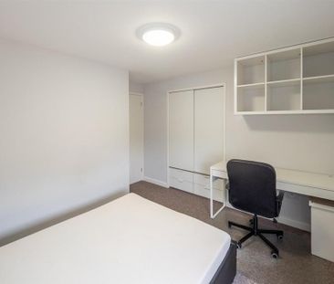 3 bedroom private hall to rent - Photo 2