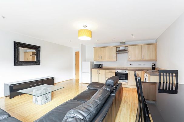 2 bedroom flat to rent - Photo 1