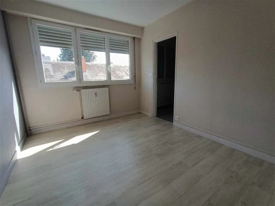 Location appartement 5 pièces - 90m² à Bourges (18000) - Photo 1