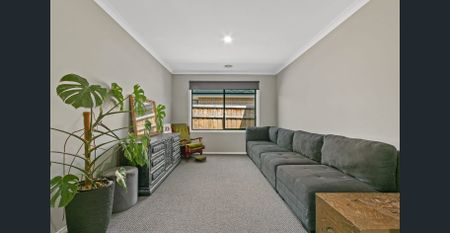 Comfortable Living in a Convenient Churchill Location - Photo 4