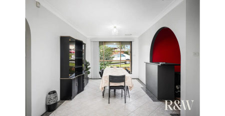 Big Family Home with a Relaxing Backyard Escape - Photo 4