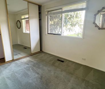 33 Sherwood Crescent, Dandenong North, Vic 3175 - Photo 4