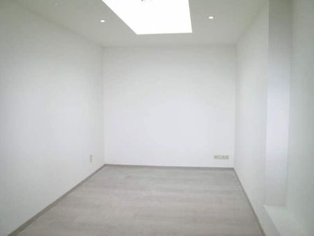 Stijlvol duplexappartement met 2 slpks en terras - Photo 3