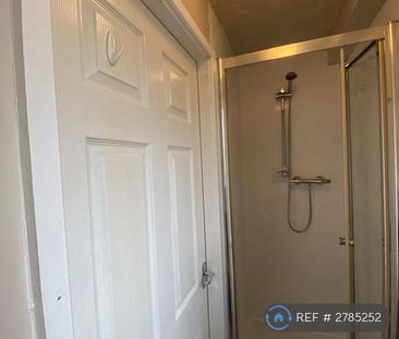 1 bedroom in a house share to rent - Photo 6