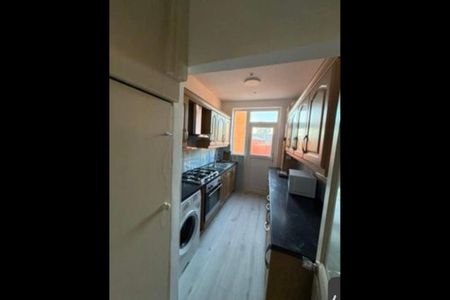 Room in a Shared House, Ilford, IG2 - Photo 2