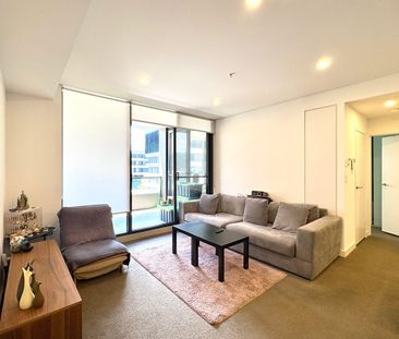 Contemporary living in the Meadowbank Central - WALK TO EVERYTHING! - Photo 1