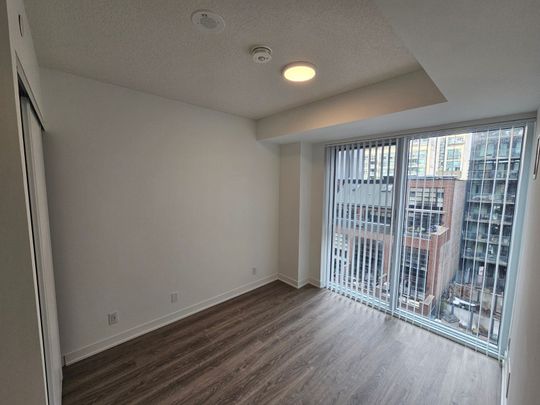For Lease - 180 Front Street Unit# 906, Toronto, Ontario - Photo 1