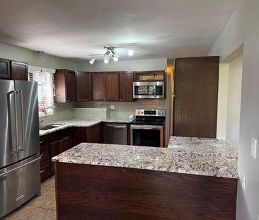 For Lease - 920 Willowdale Avenue, Oshawa, Ontario - Photo 3